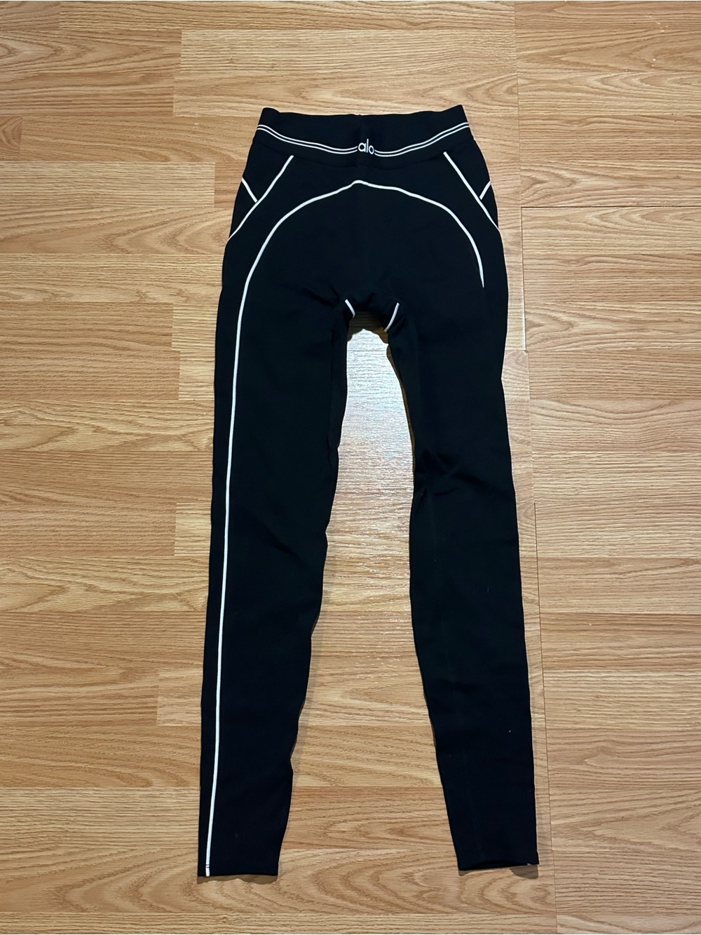 ALO Yoga Black Leggings with White Piping